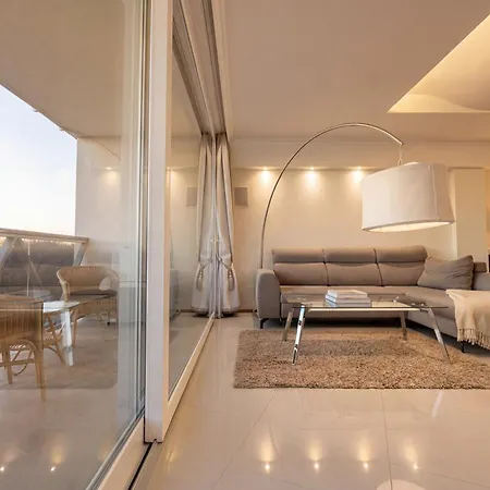 Sauna Penthouse With Views And Free Parking - Apartman
