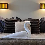 Apartment Sauna Penthouse With Views And Free Parking - *