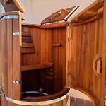 Sauna Penthouse With Views And Free Parking - Apartment