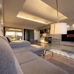 Sauna Penthouse With Views And Free Parking - *
