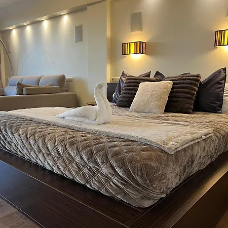 Sauna Penthouse With Views And Free Parking - Apartment Riga