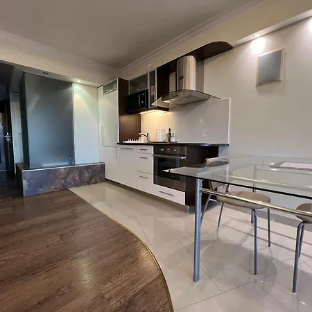 Sky-high Sauna Penthouse Retreat With Views * 里加