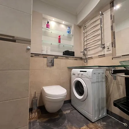 Sky-high Sauna Penthouse Retreat With Views 公寓 *