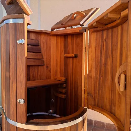 Sauna Penthouse With Views And Free Parking - Apartment